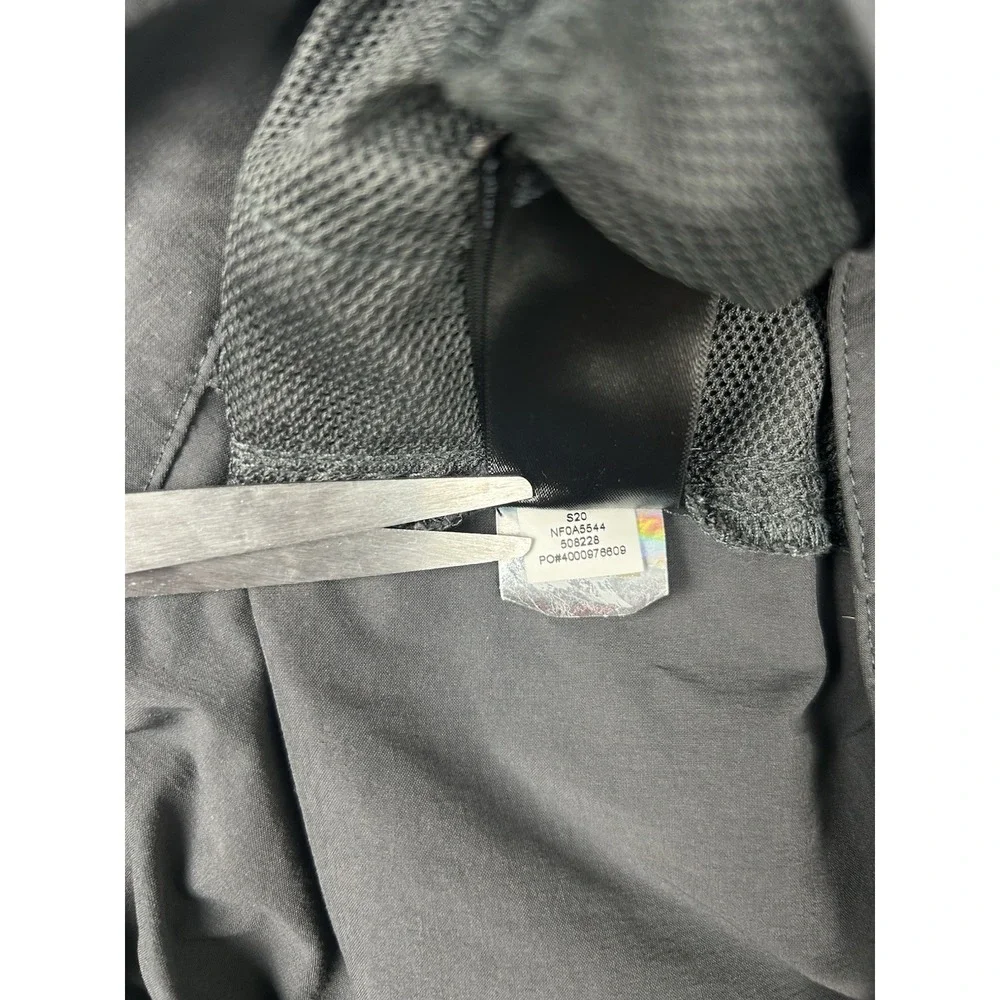 The North Face Men's Flat Front Short 2 Nylon Hiking  Lightweight Gray Mens 36
